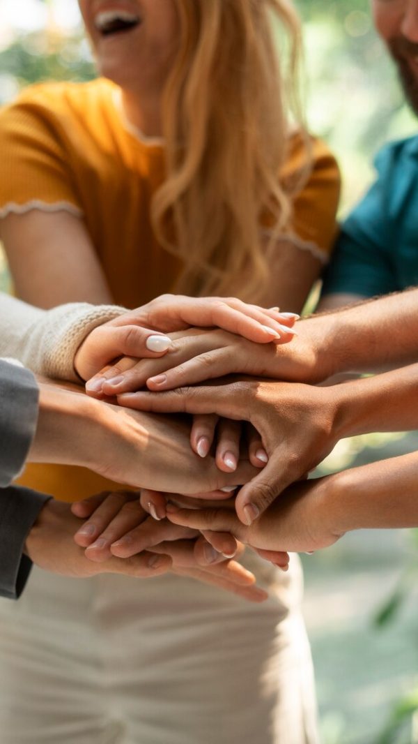 miembros-sindicatos-trabajando-juntos_23-2150994995